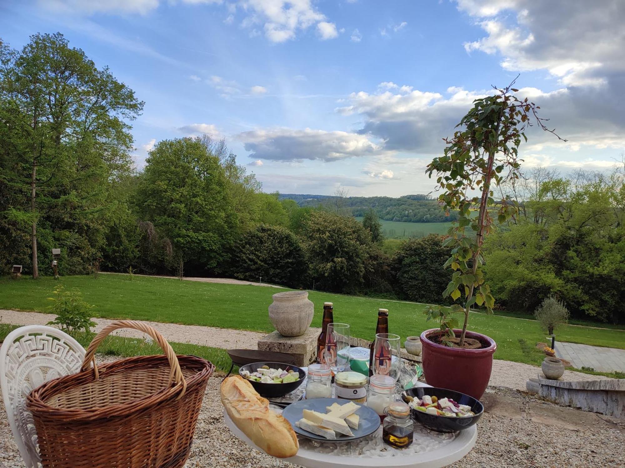Demeure De La Garenne Bed & Breakfast Montmirail  ภายนอก รูปภาพ
